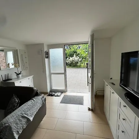 Ruhige Mit Gartenblick 2 Minuten Zu Helios *