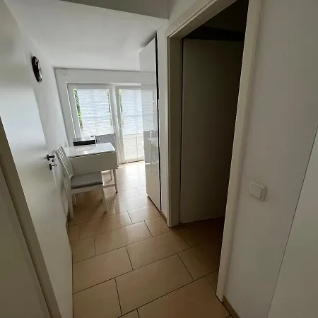 Apartmán Ruhige Mit Gartenblick 2 Minuten Zu Helios, 10 Min Hbf, Zentrum
