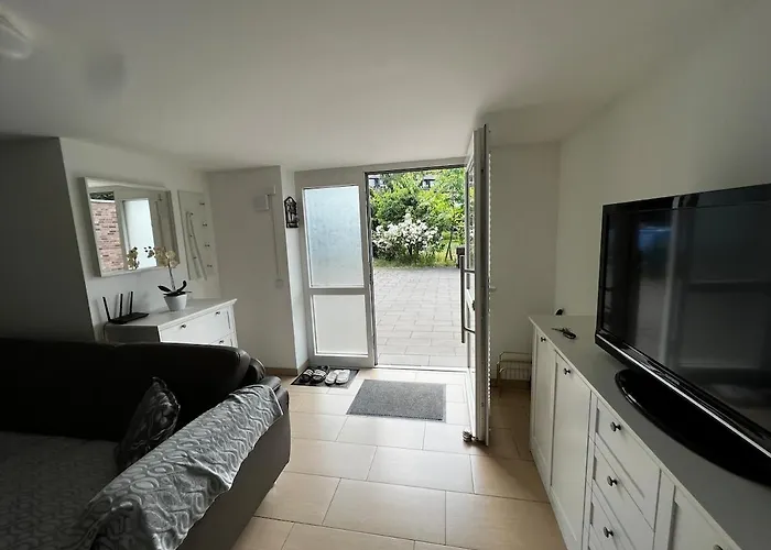 Ruhige Mit Gartenblick 2 Minuten Zu Helios *