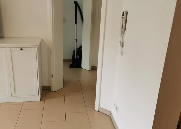 アパート Ruhige Mit Gartenblick 2 Minuten Zu Helios クレーフェルト