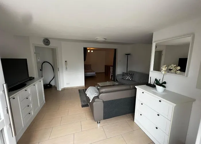 Ruhige Mit Gartenblick 2 Minuten Zu Helios アパート *